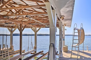 Private Dock | Direct Access to Lake Greenwood | 2 Kayaks