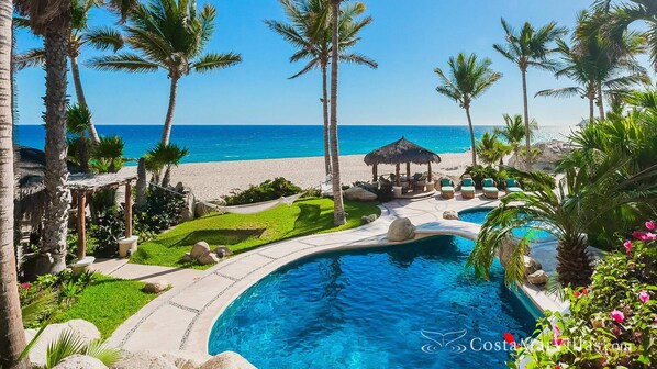 Villa Las Rocas - Oceanside pool and lounge area with hammock