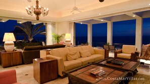 Villa Penasco - Living room