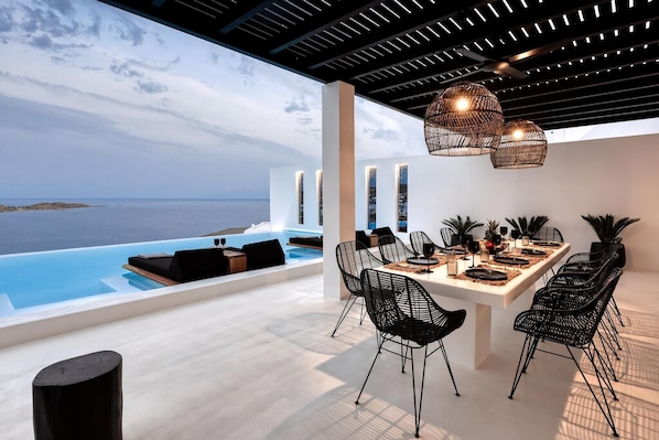 Outdoor dining