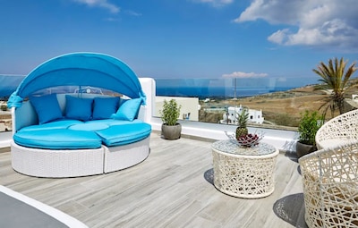 The King's Throne house with Jacuzzi & Sea view