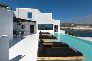Exquisite Mykonos Villa | Villa Hephaestus I | 5 Bedroom | Infinity Pool | Outdoor Jacuzzi | Psarou