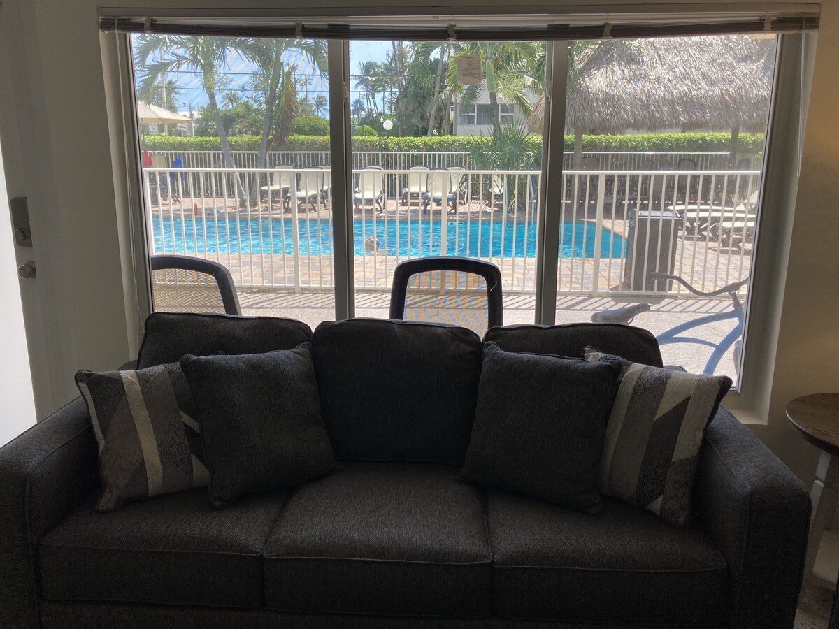 POOLSIDE CONDO ON A1A 1 BLOCK FROM THE BEACH