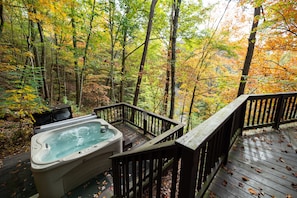 Hot tub tucked away in a private forest