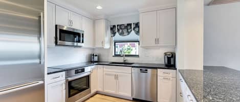 Stunning high end kitchen, perfect for the chef in the family