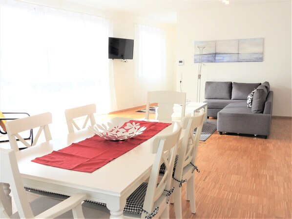 Ferienwohnung L6 - Deluxe  mit Dachterrasse, 90 qm, 2 Schlafzimmer, max. 6 Personen-Wohn-Essbereich