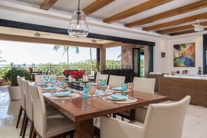 Dinning Table Seats up to 8 Guests