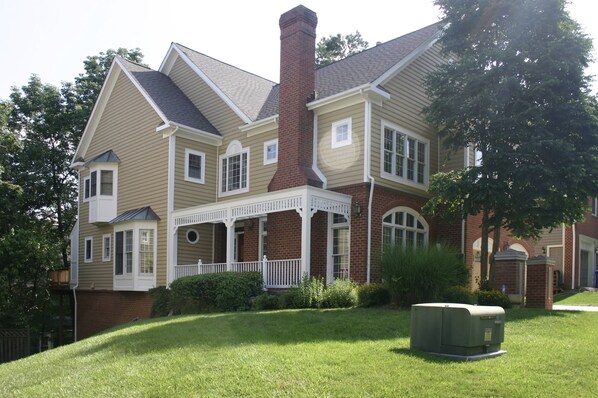 Front of home with lower level suite/apartment 