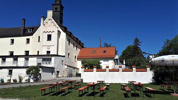 Außenansicht des Gebäudes. Schlossgarten