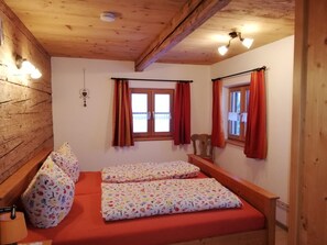 Ferienwohnung Grabenhäusl 80qm, Balk., Küche, 2 Schlafzimmer, 1 Wohnschlafz.-Schlafzimmer