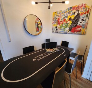 FREE Poker Mat & Chips! "Stay & Play Poker with LIV MTL – Make memories with friends and enjoy fun-filled game nights during your stay!