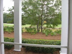 Screened in patio to enjoy.