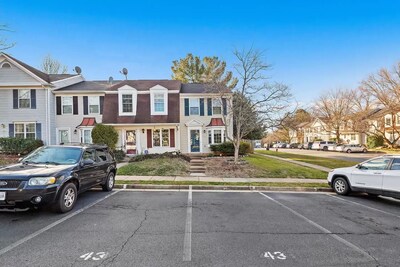 Modern Townhouse conveniently near D.C.