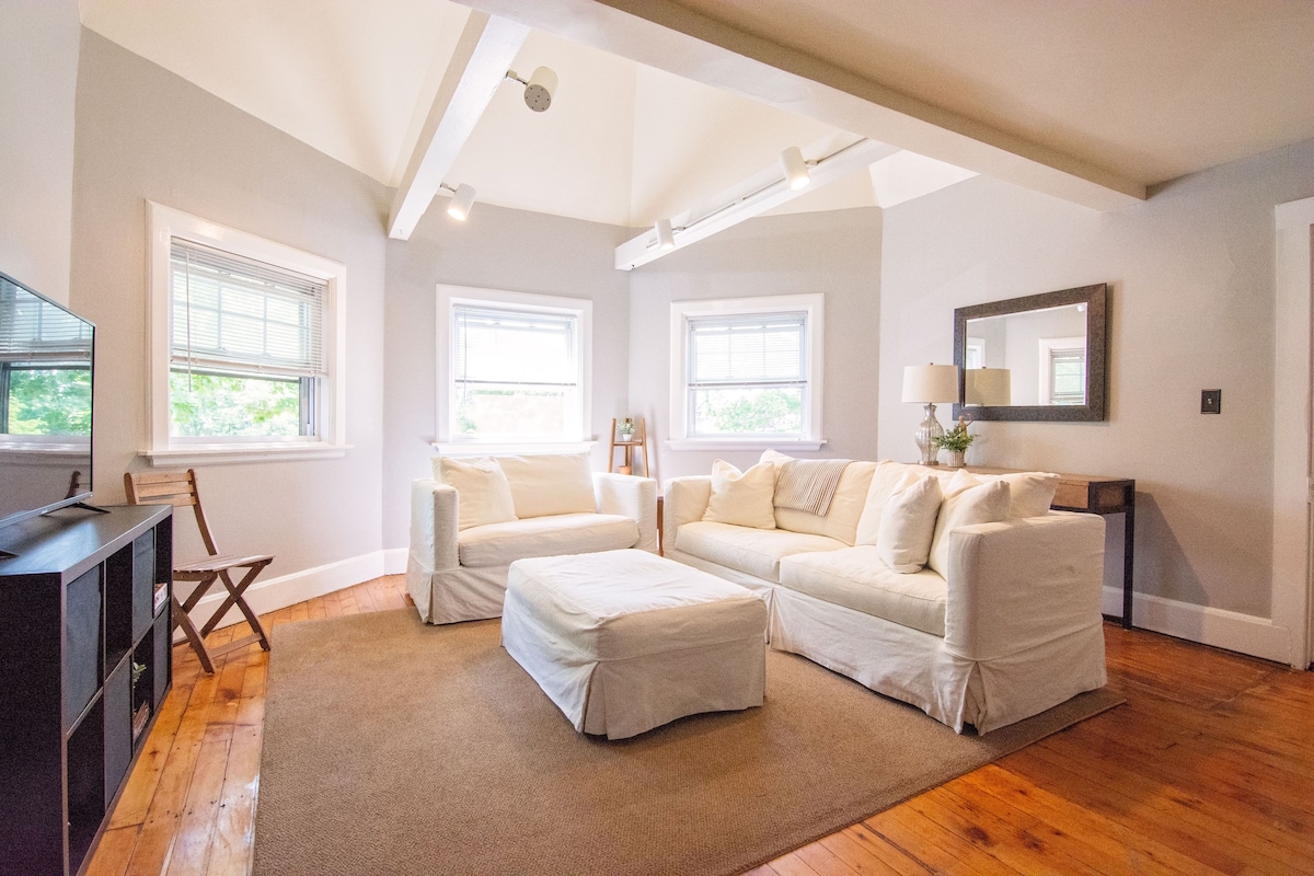 Spacious Victorian Tower Apartment