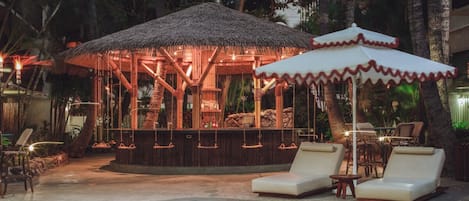 Circular bar by the pool