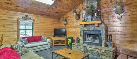 Broken Bow Vacation Rental | 1BR | 2BA | 1,152 Sq Ft