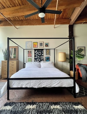 King Canopy bed 