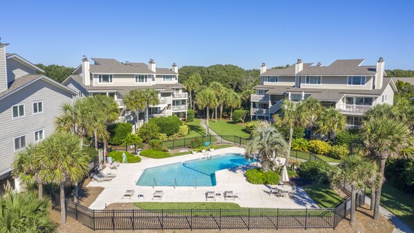 Seagrove Villa Beachfront Pool