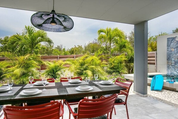 Outdoor dining