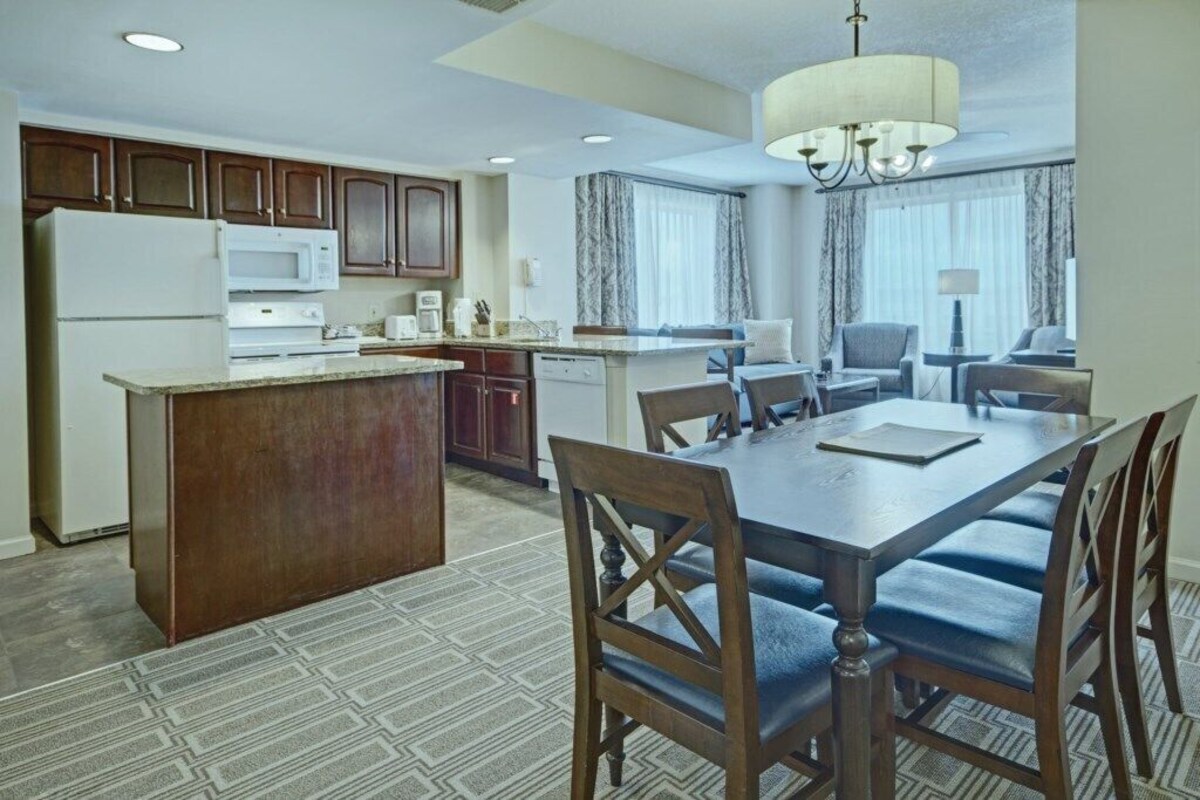 Wyndham Old Town Alexandria – 2 Bedroom Condo