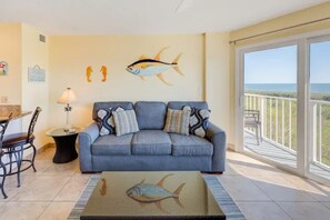 This is 1 of you 2 Balconies. Not many units offer 2 Balconies