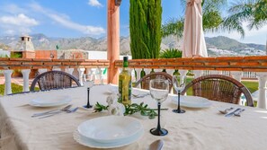 Outdoor dining
