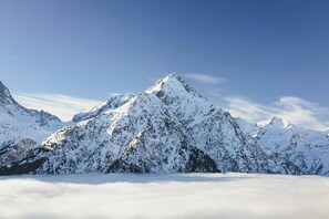 Breathtaking alpine scenery awaits—start your ski day with unbeatable views and easy access to the slopes.