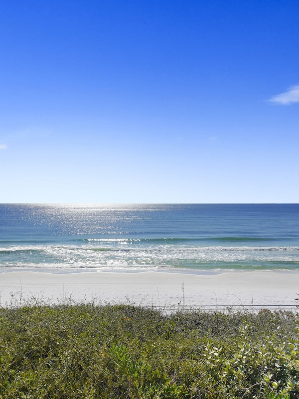 INCREDIBLE BEACHFRONT GULF VIEWS & SUNSETS OVER GULF