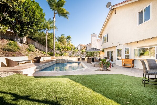 Grass, House, Building, Chair, Nature