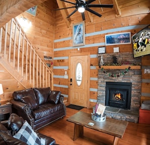 Indoors,Furniture,Living Room,Fireplace,Hardwood
