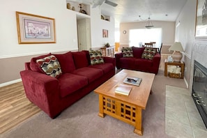 Main Living Space | Air Conditioning | Ceiling Fans | Keyless Entry