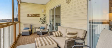 Osage Beach Vacation Rental | 4BR | 3BA | 2,200 Sq Ft | Steps Required