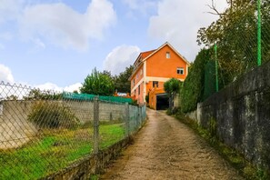 Außenseite Ferienhaus [Sommer]
