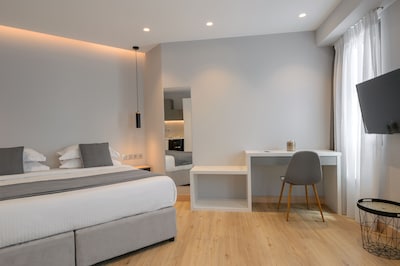 Lifestyle Suite with Hydromassage - Convo 212 Aparthotel