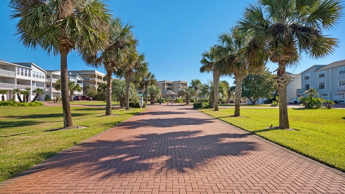 Modern & Updated – SeaHaunts 1A – Gulf-Front – Steps to the Beach