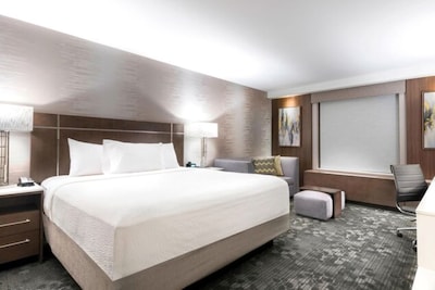 Courtyard by Marriott Edgewater/NYC Area - Stylish & Comfortable