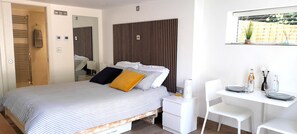 Sliding door to en-suite shower room, king size bed, TV Wifi kitchenette 