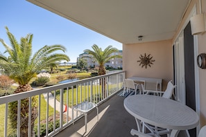 Saint Simons Grand 114 - Access the Courtyard from Your Balcony