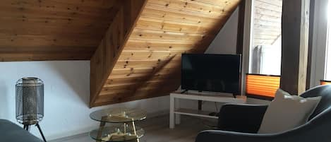 Ferienwohnung, 70 qm, 2 Schlafzimmer, max. 4 Personen-Couchecke mit SAT TV