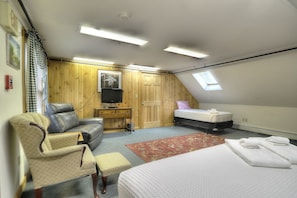 Bedroom #2 - 2 Double + 1 Twin