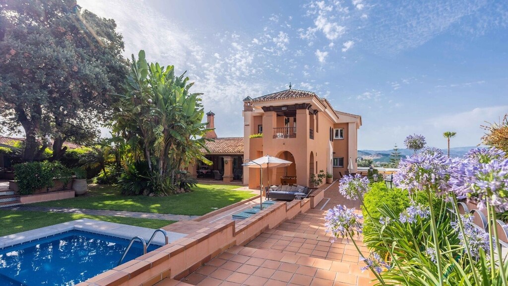 Picture of villa