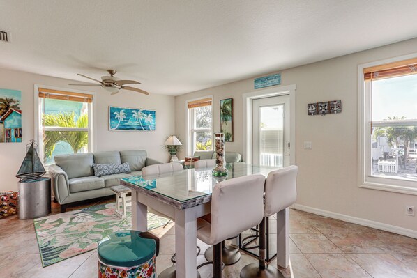 Jensen Beach Vacation Rental | 2BR | 2BA | 800 Sq Ft | Step-Free Access