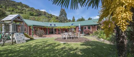 Maitai Magic - Nelson Holiday Home
