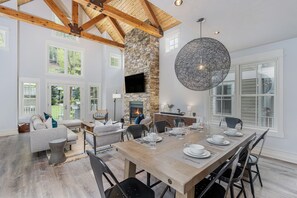 Vaulted ceilings and huge windows make this a light filled, luxury getaway for your Telluride stay.