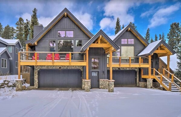 Exterior - Front