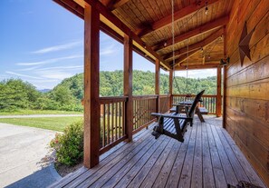 Cabin in the Smokies "The Bear Cubs" - Covered entry deck