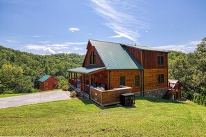 Smoky Mountain Cabin "The Bear Cubs" 