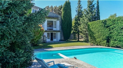 Villa très soignée avec piscine à St Restitut dans la Drôme Provençale 