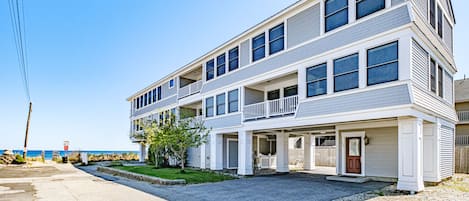 This beachfront property boasts the most awesome sea views in Old Orchard Beach!