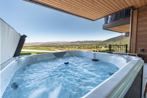 Private spa tub